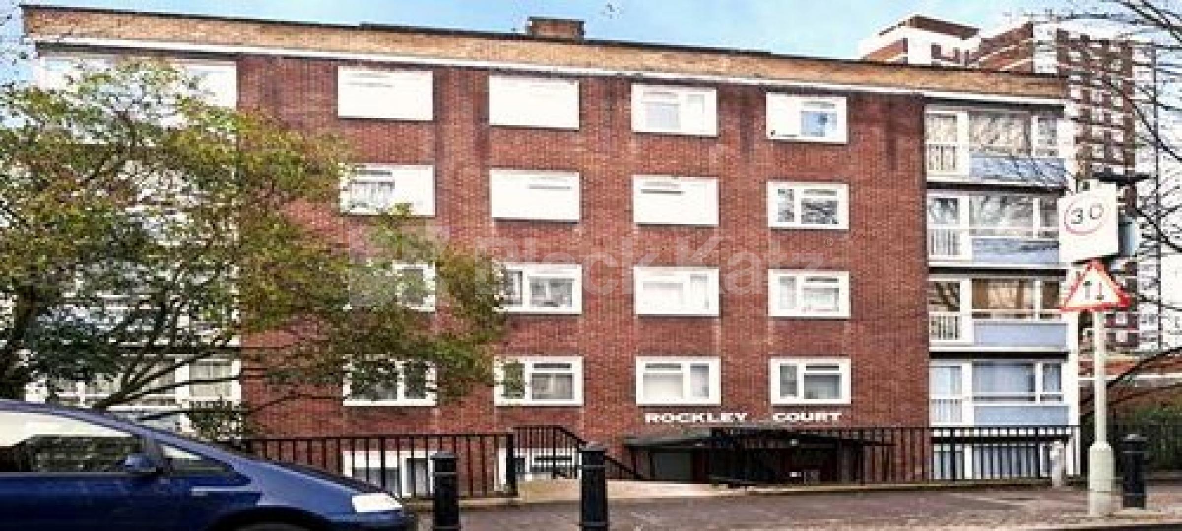 			HOT WATER AND HEATING INCLUDED, Studio Apartment, 1 bath, 1 reception Flat			 Rockley Road, Shepherds Bush